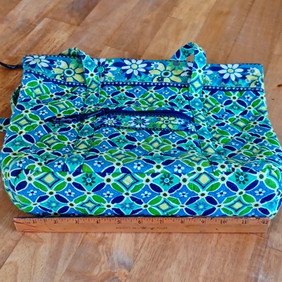 Retired Vera Bradley Tote Bag in "Daisy Daisy" Pattern. BEAUTIFUL CONDITION! - Picture 7 of 7